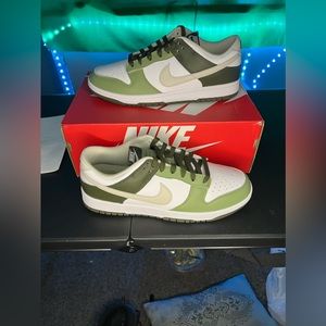 Nike dunk Sz 9.5